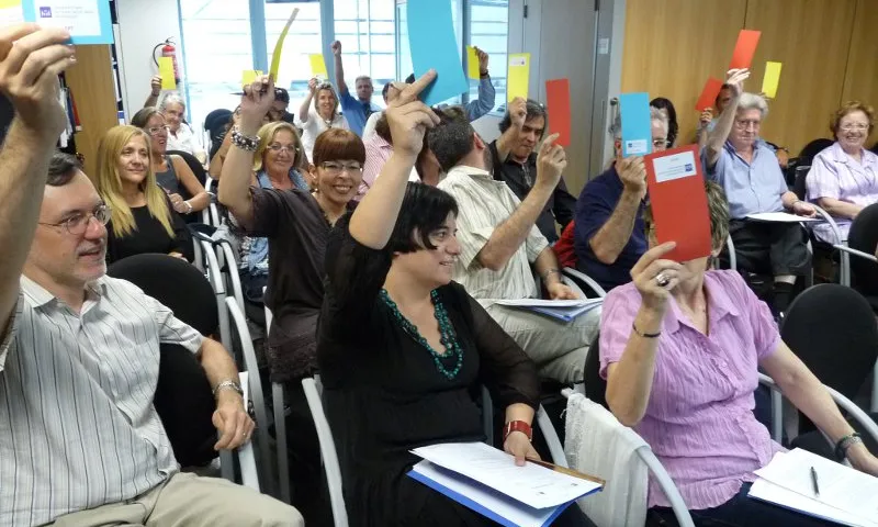 imatge de l'assemblea, extreta de la web de la Taula d'Entitats del Tercer Secto