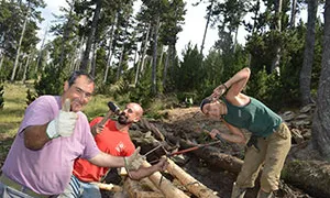 Un grup de voluntaris de les estades del 2015 (imatge: projectesboscos.cat)