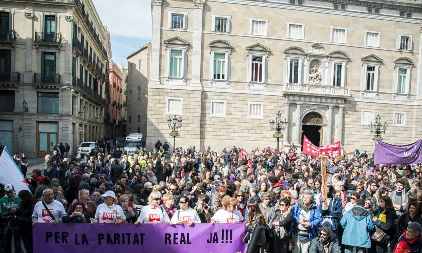 Manifestació per al 8 de març de l'any 2015 a Plaça Sant Jaume, Barcelona (Font: flickr.com)